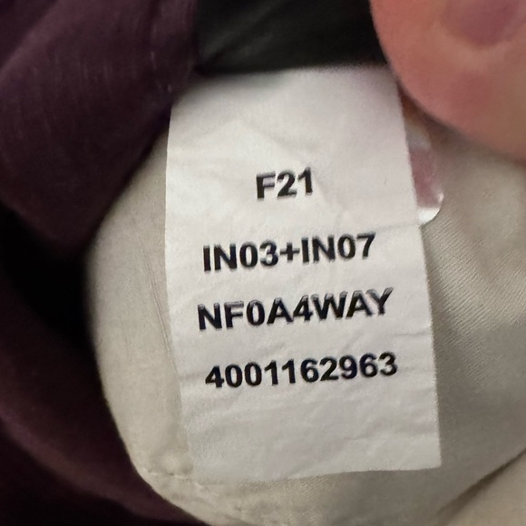 The North Face dark burgundy cargo corduroy pants Size 2 - Picture 6 of 9